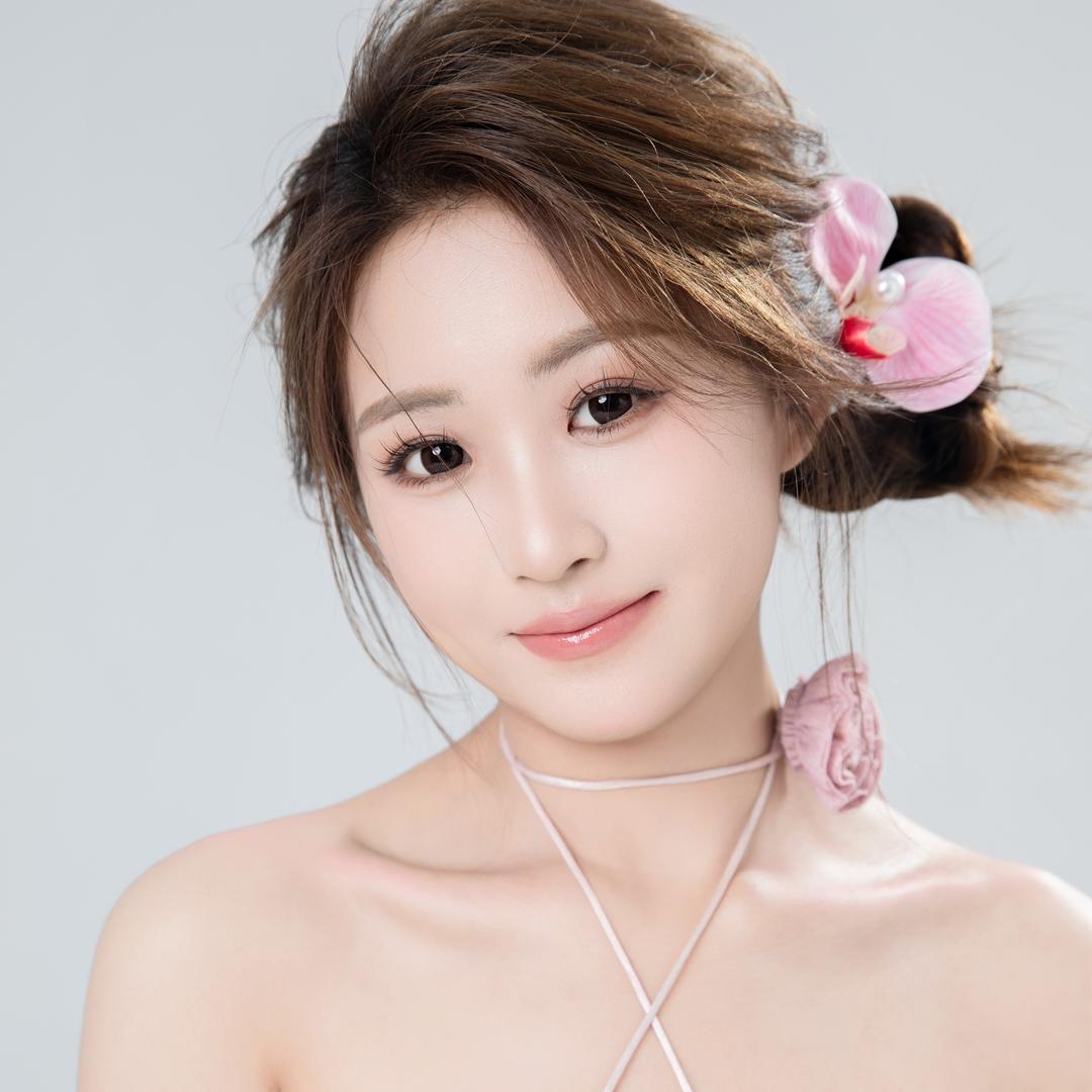 方妍