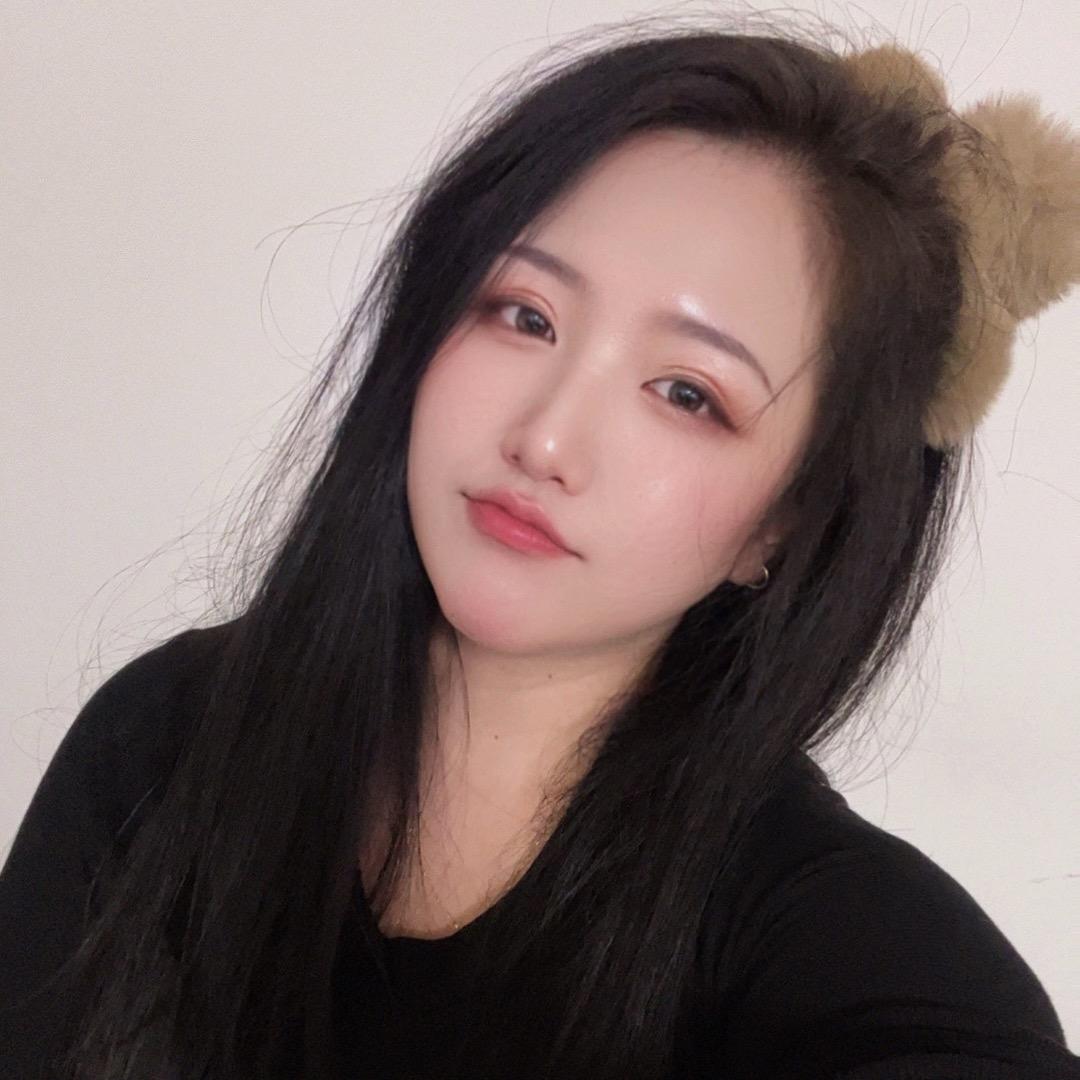 艾 妮