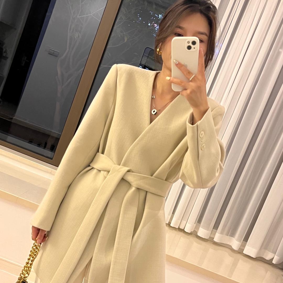 @银基大倩女装批发