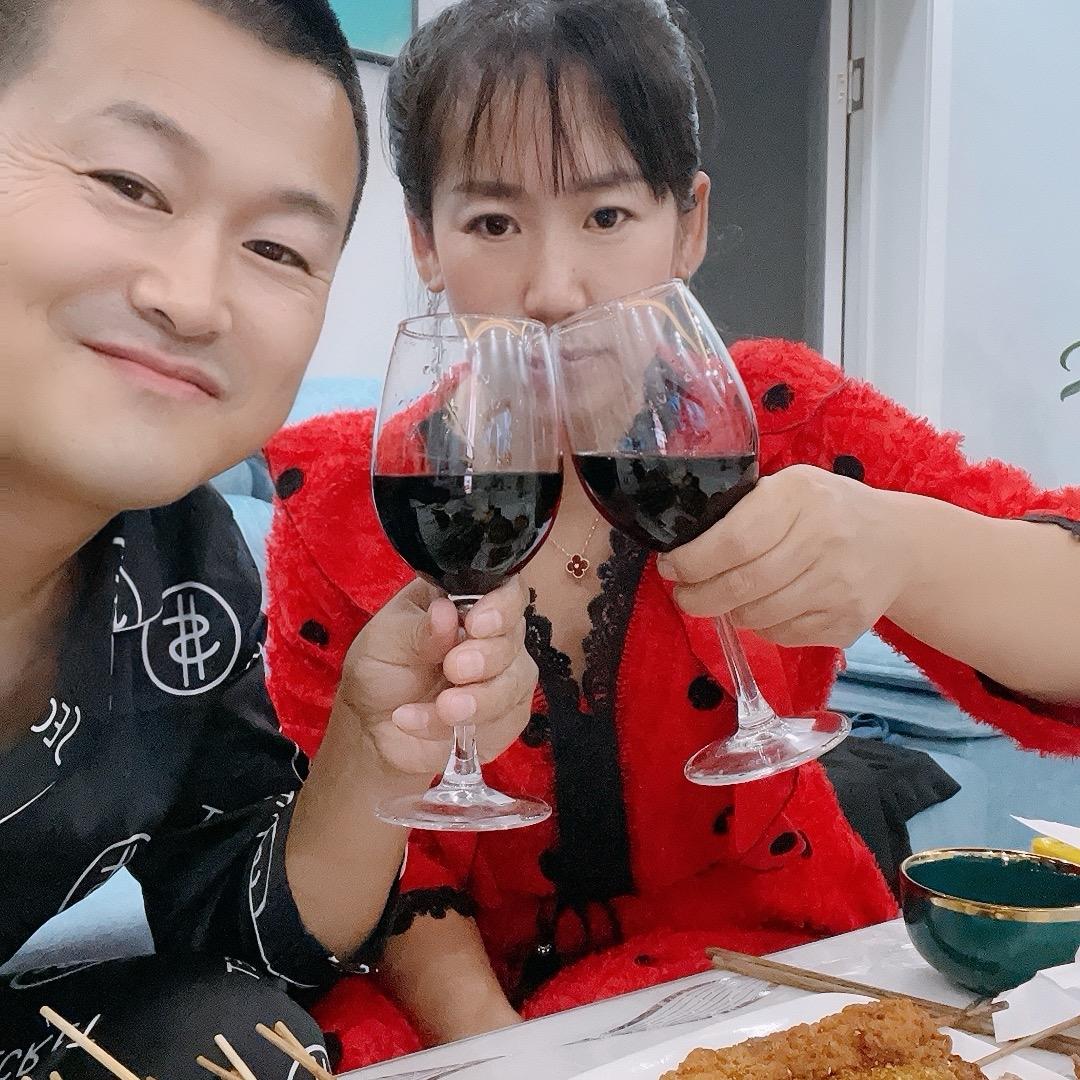 三哥三嫂爱美食