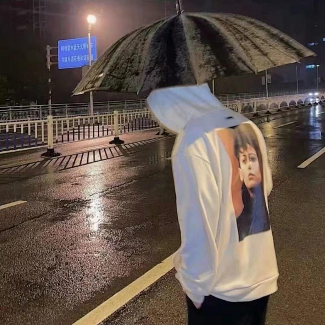 一个e