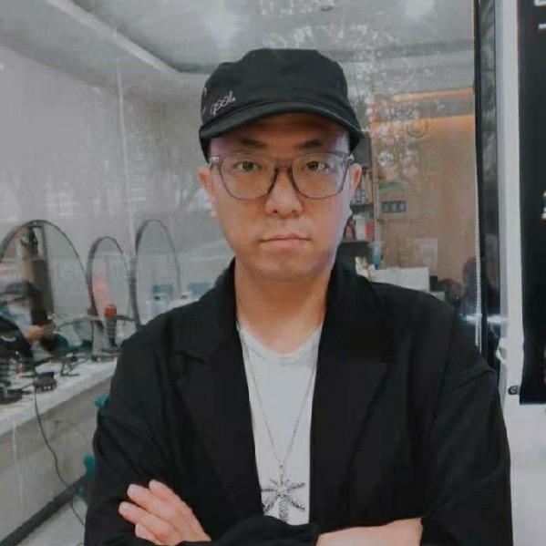 初见美学发型设计