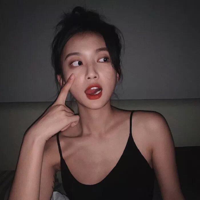 Yvemiy⁹  ~ 　 　ഒ