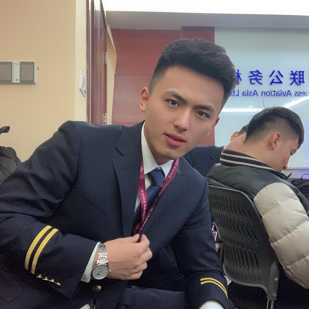 航大学长说航服