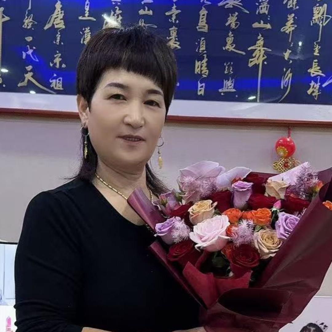 段慧清梅镇朋宾聚商务宾馆