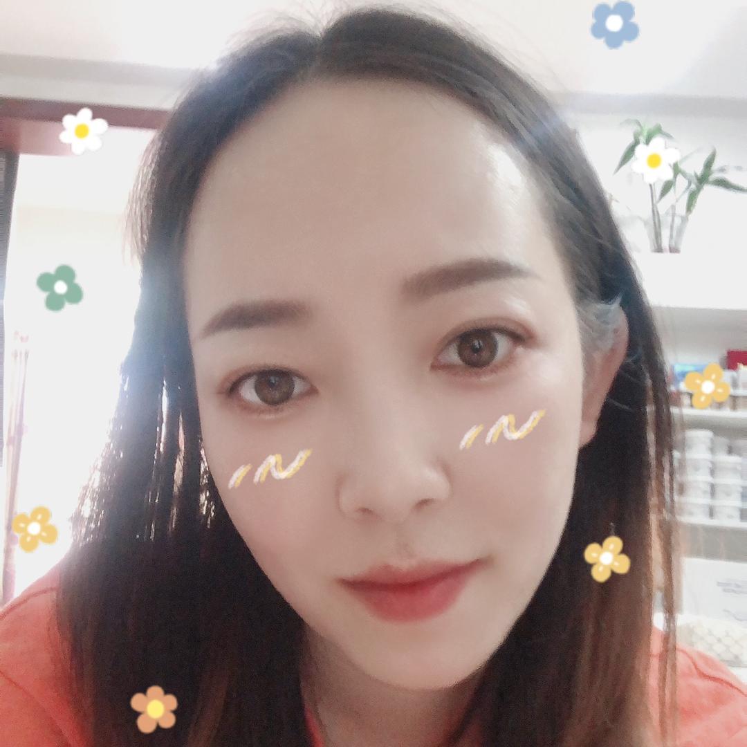 悦己美甲美容