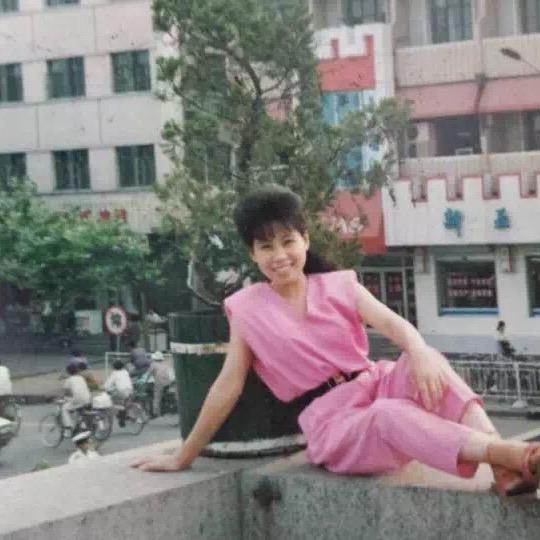 谢美彩