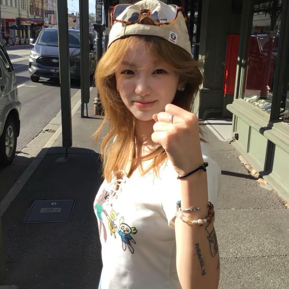 莫莫子.