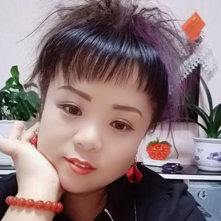 村里的媳妇叫小芳