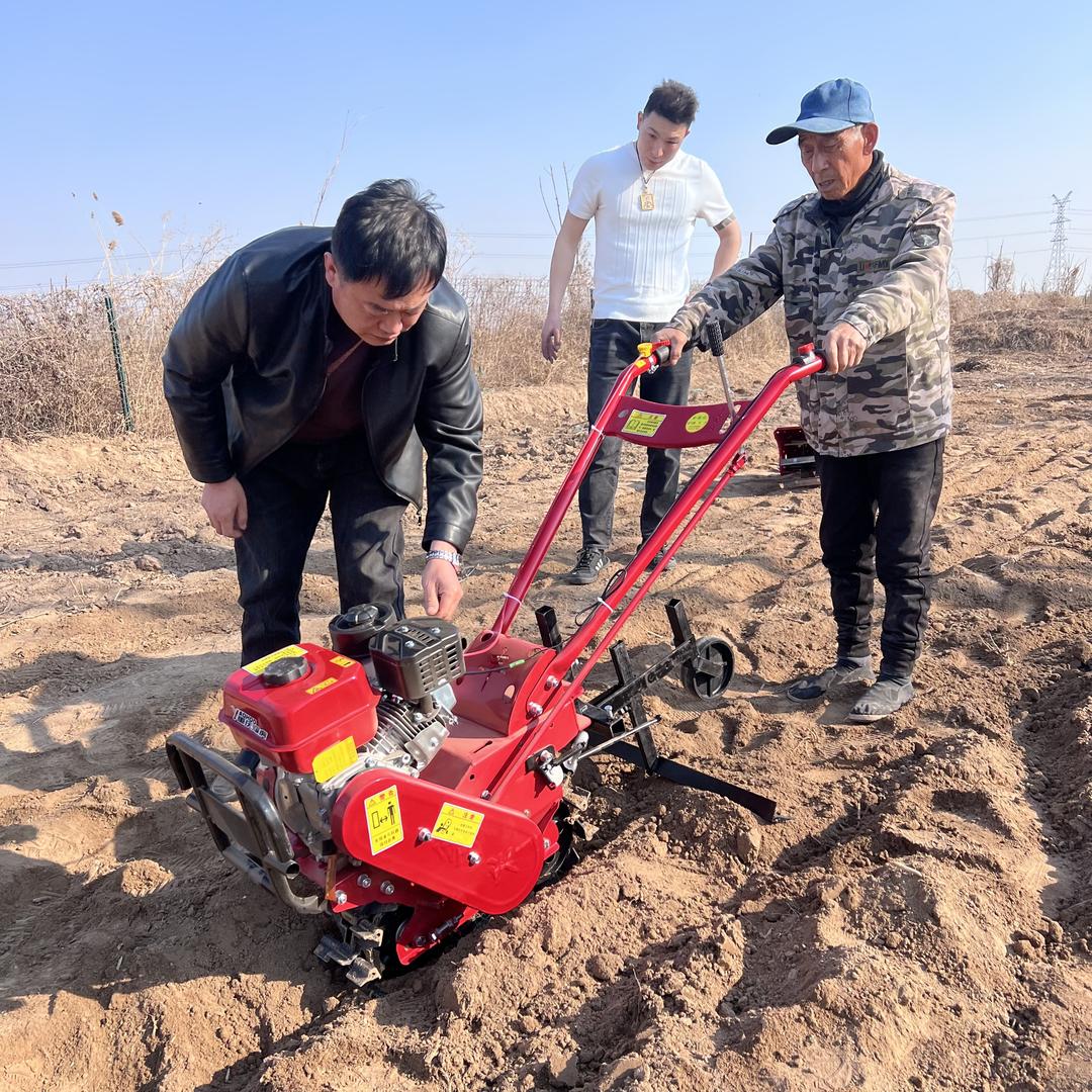 除草机/微耕机/玉米收/大蒜机械厂家