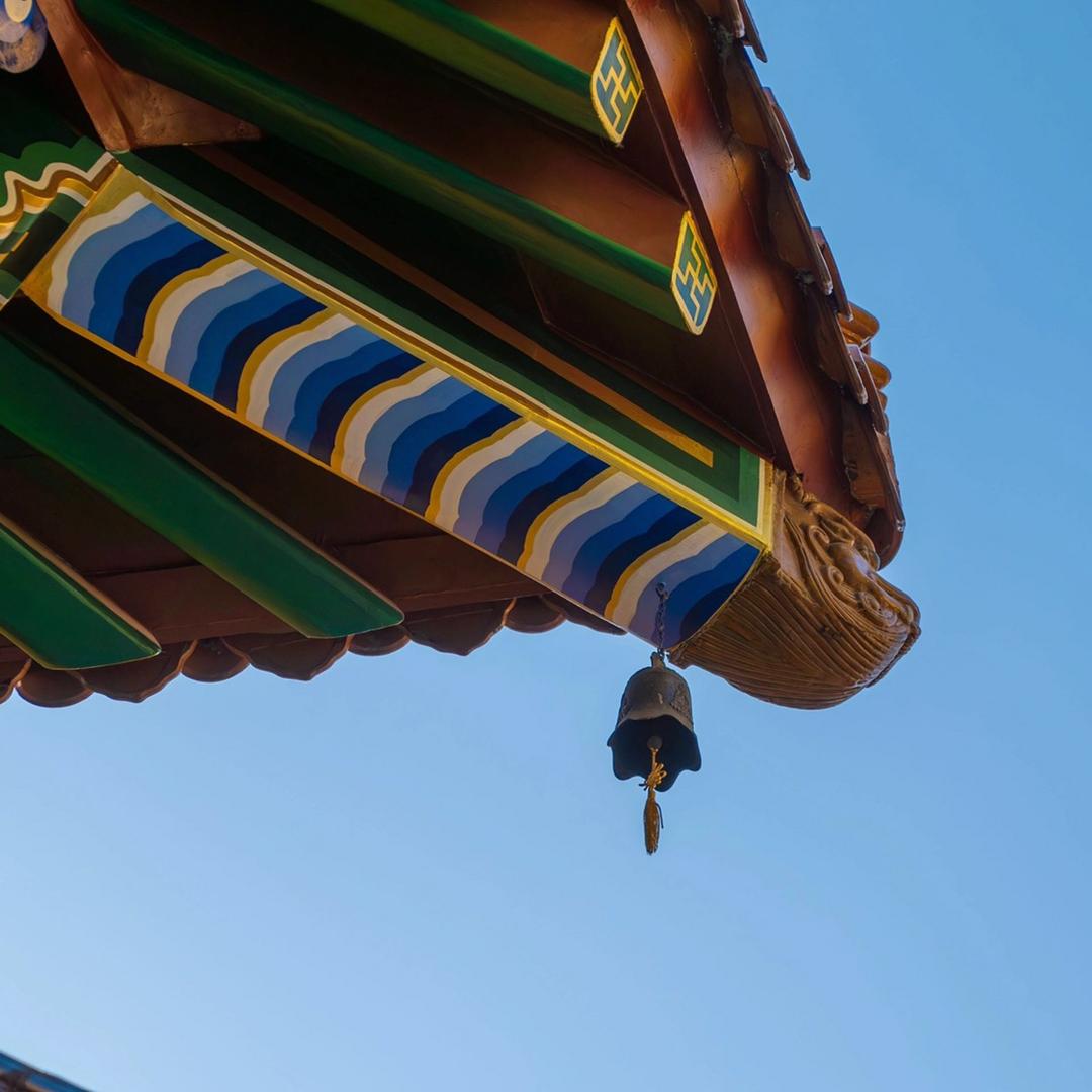 山不在高