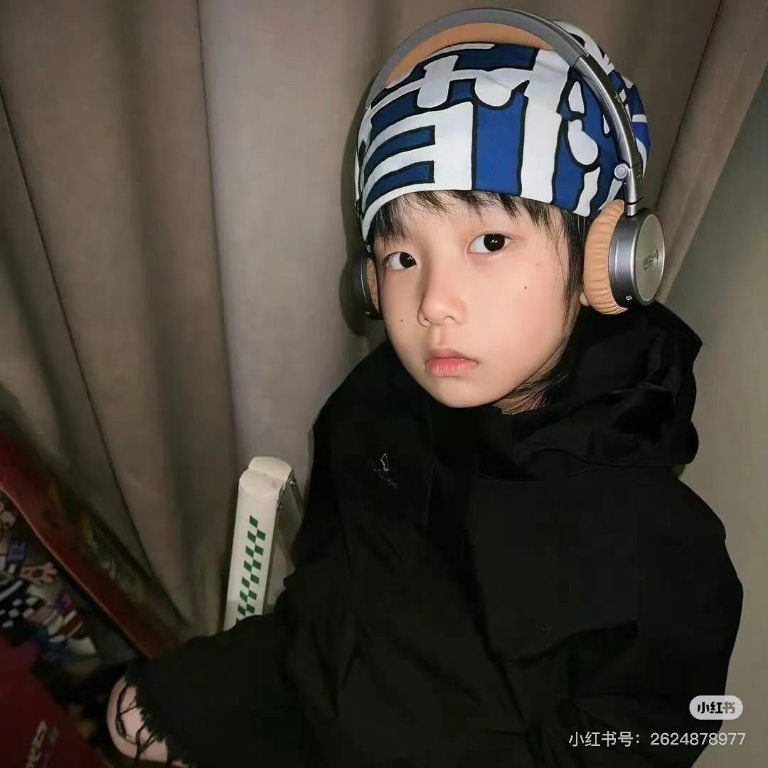 小罗同学（穿搭日记）