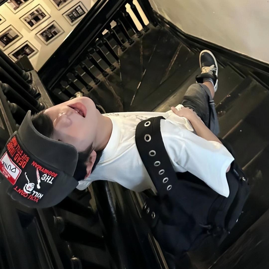 九 點 睡