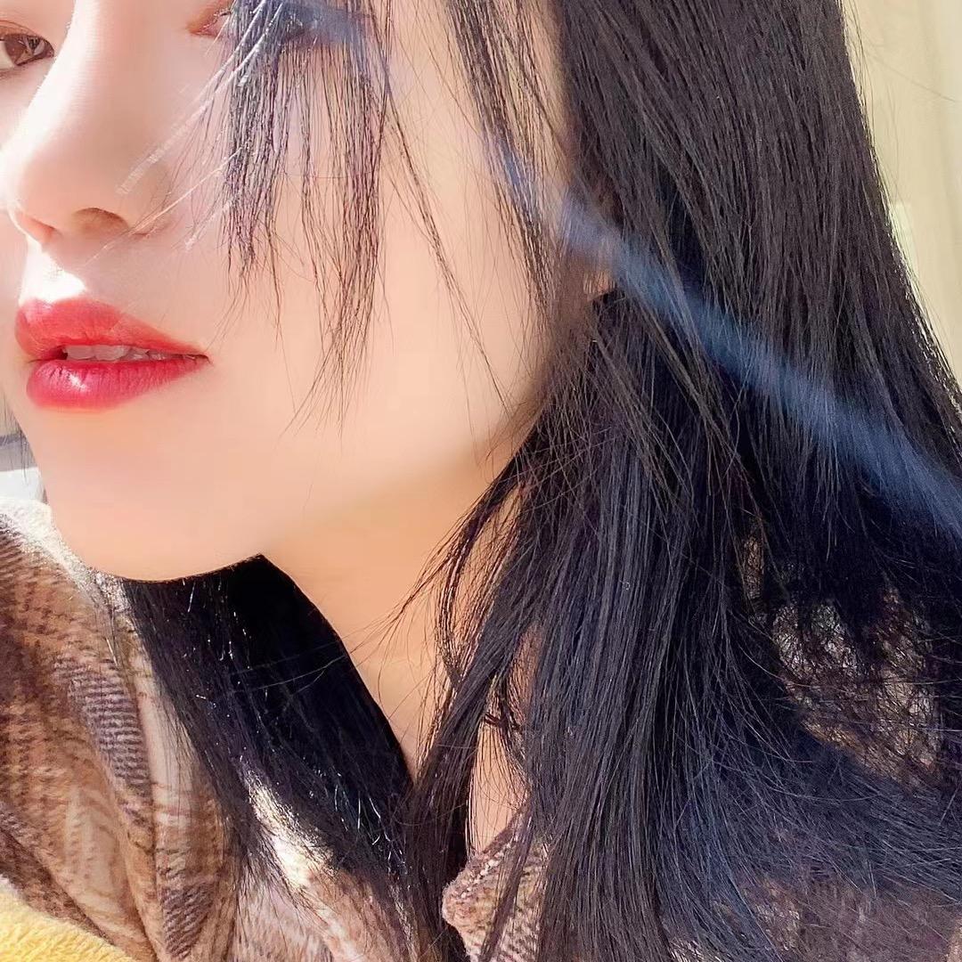 靓界斯纶哲男装专卖店