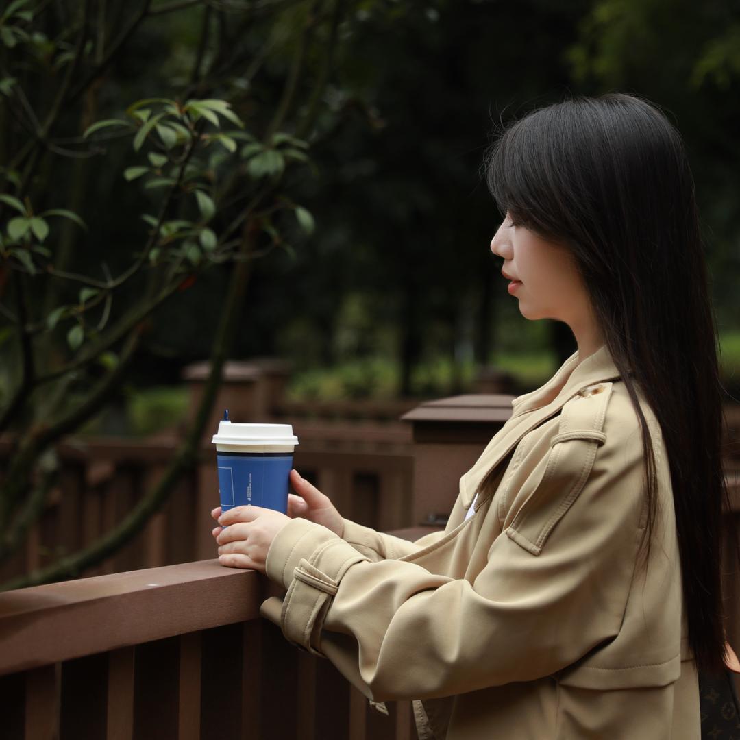 教幼儿园的小李老师