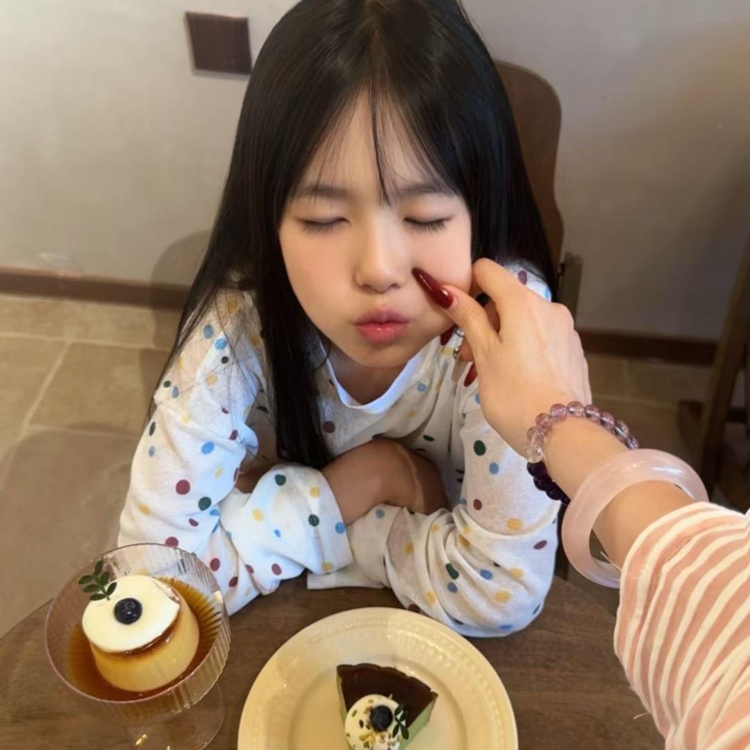 小小七
