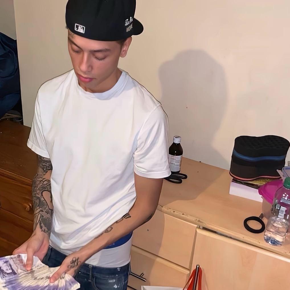 炘炘是个幼稚鬼.