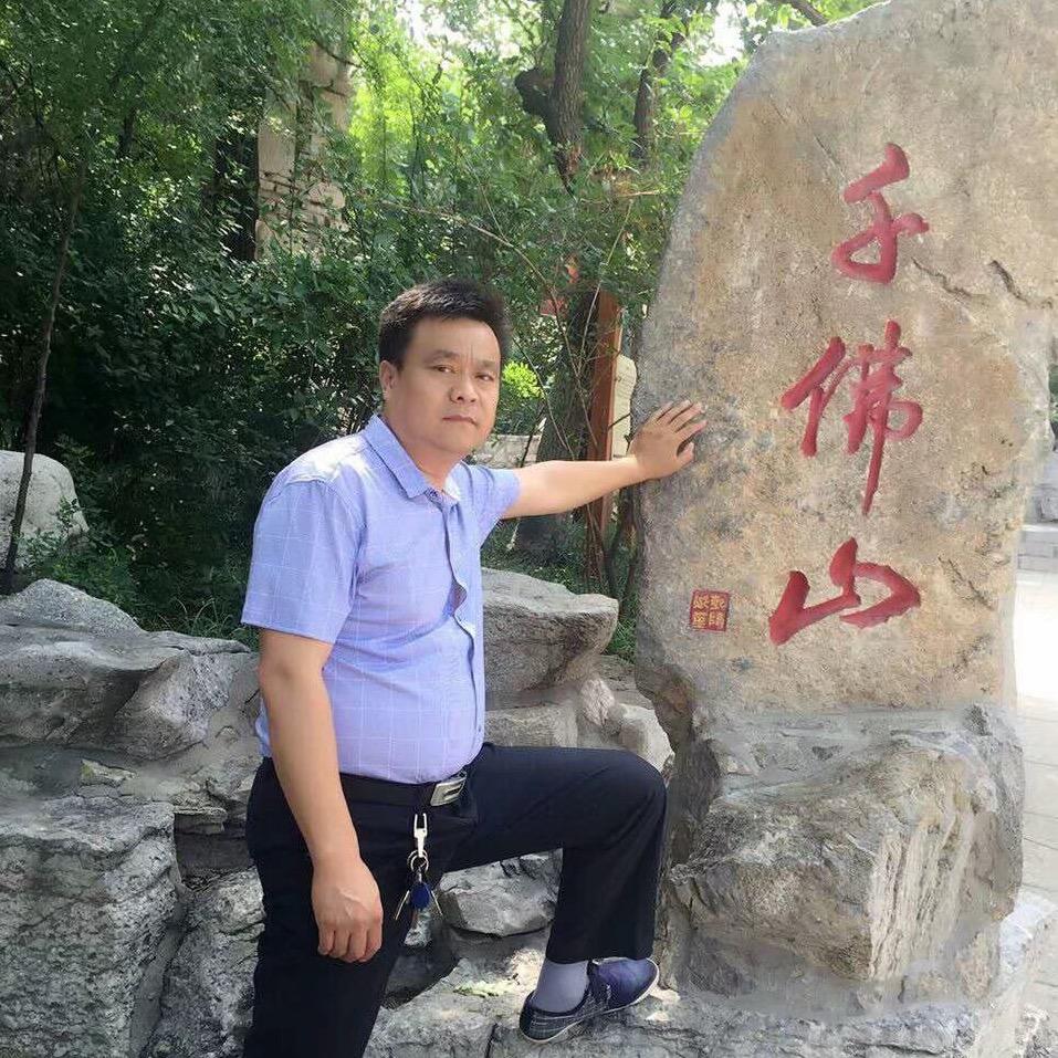 鲁易居木门，衣柜，商贸有限公司