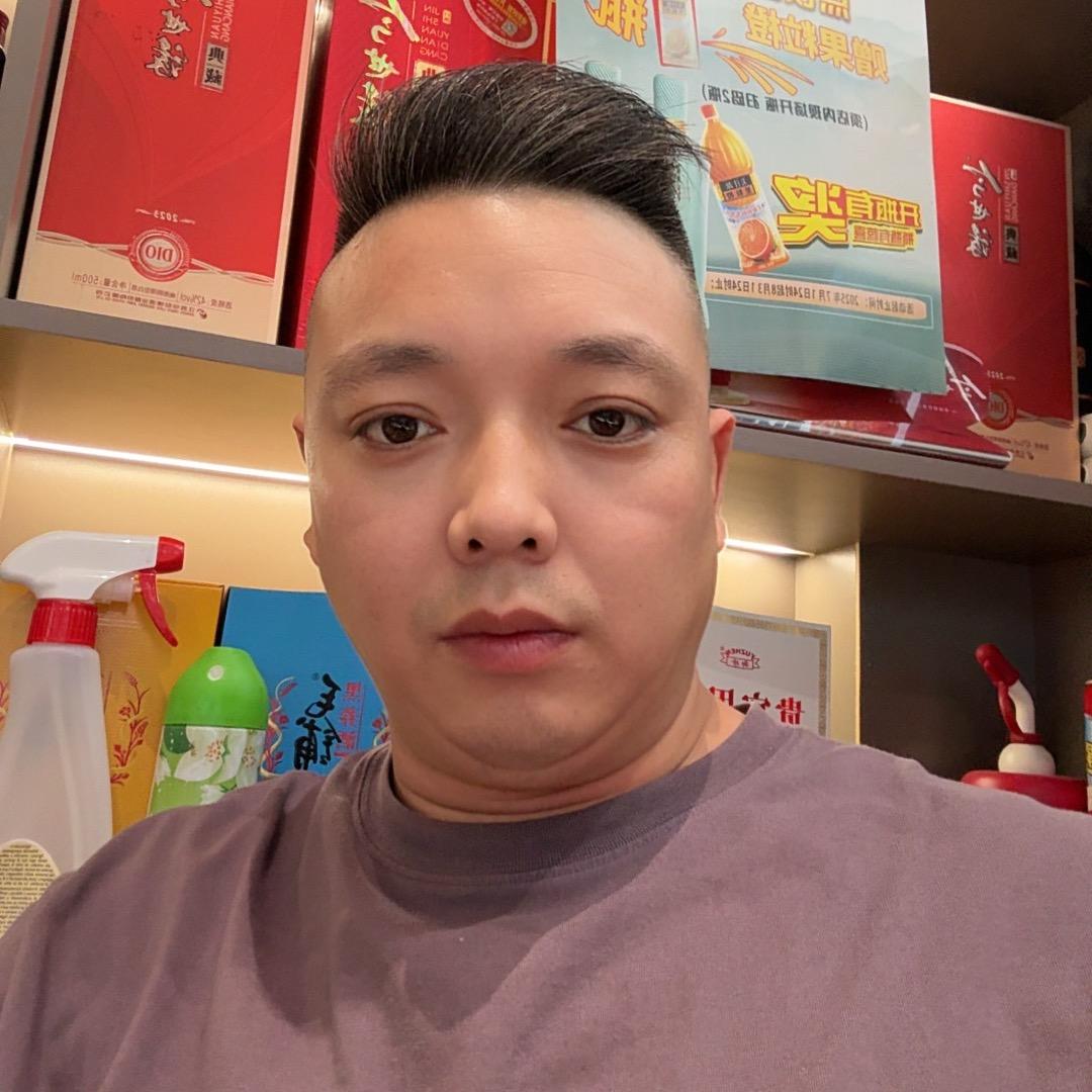 王磊