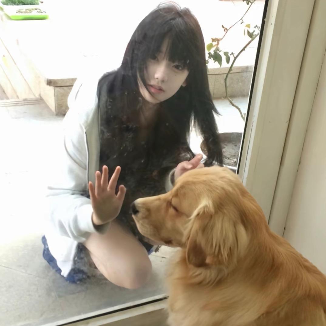 小逸o