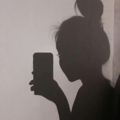 半分笑🧏🏻‍♀️