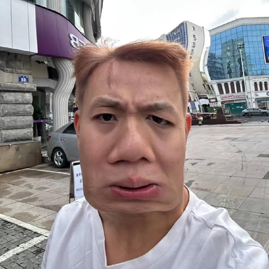 小鼠崽