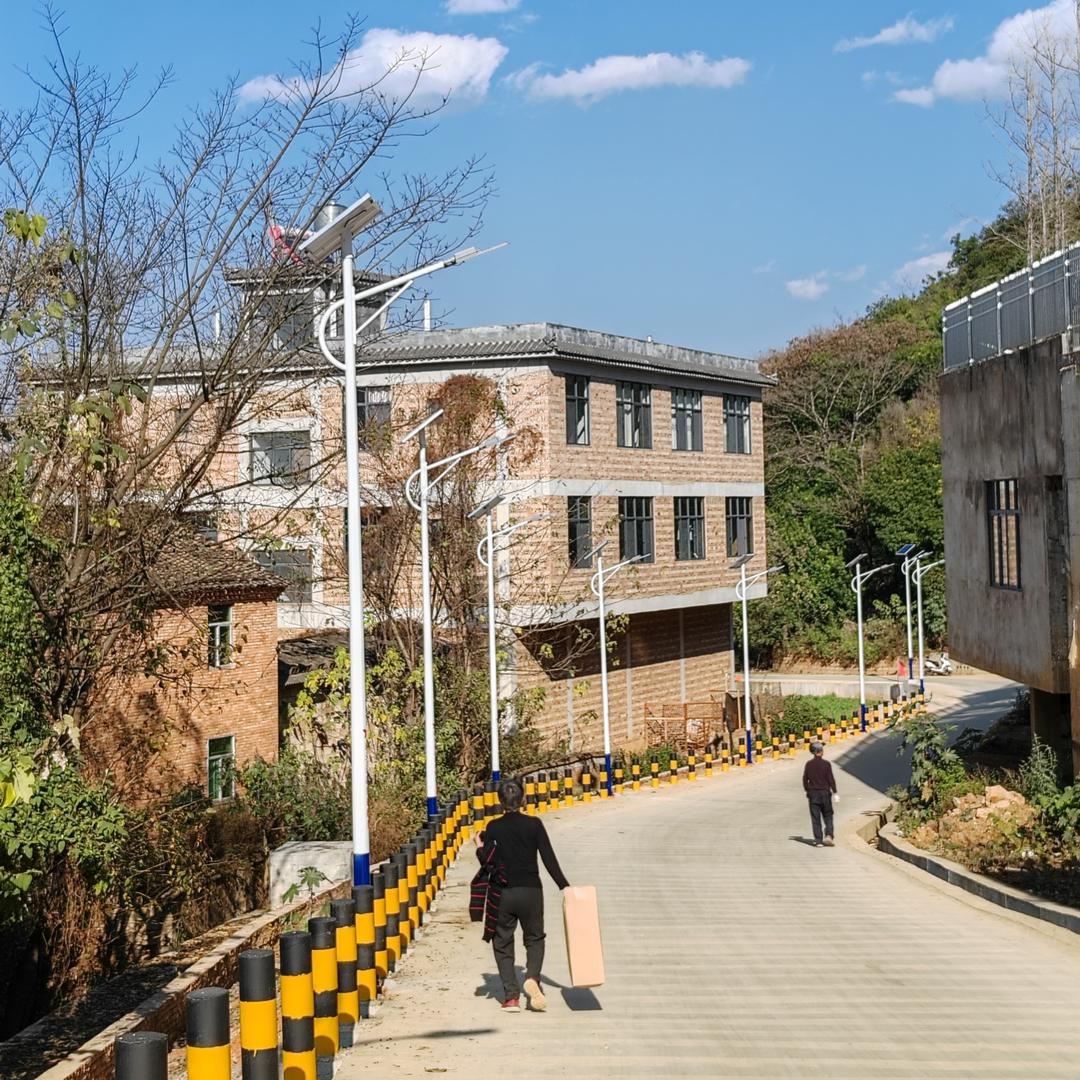 徐厂长甄选好灯