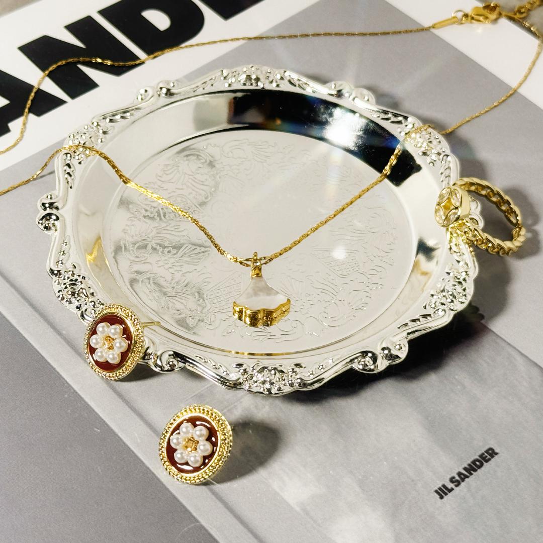 三朵饰品💍