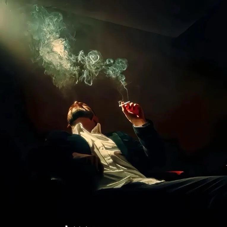 🚬╭爷们☞•́⍛•̀爱财