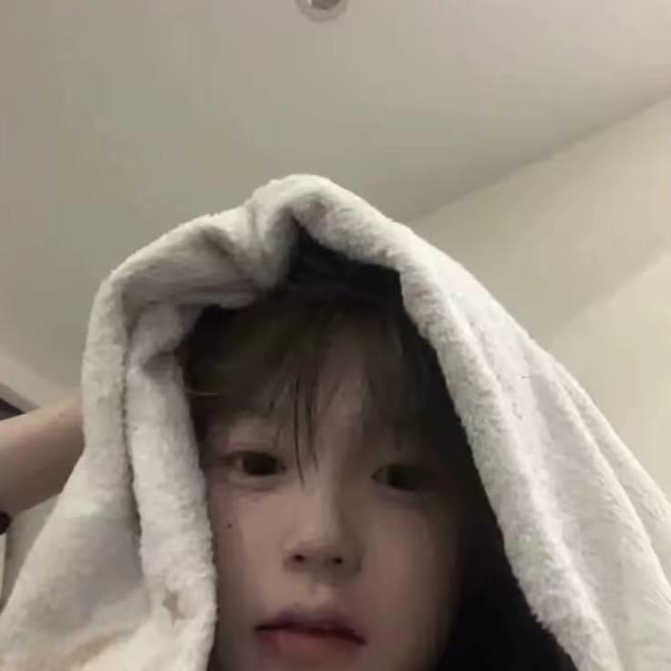小余_