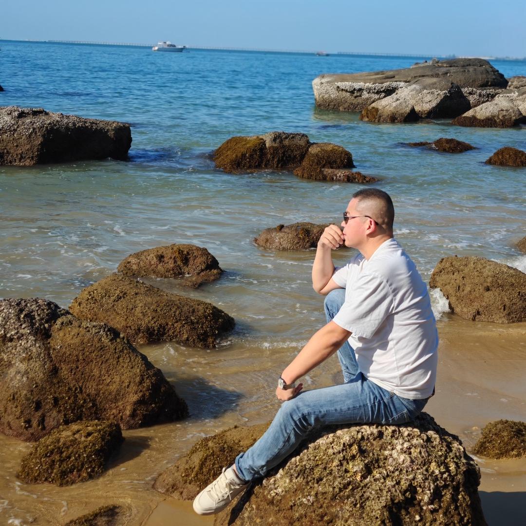 ┏ (^ω^)=☞逆行者