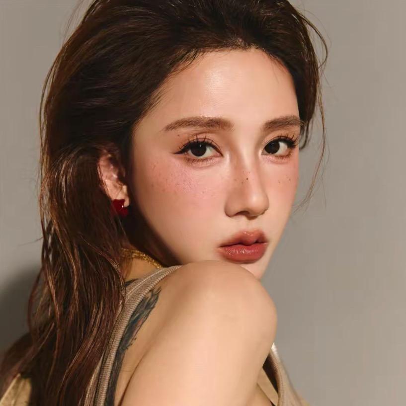 何荷Haley(好物分享)