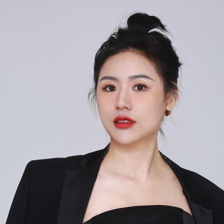 彩妆师彤娜
