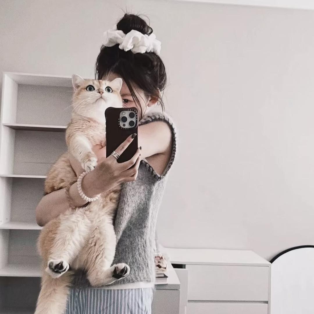Ly🐑.