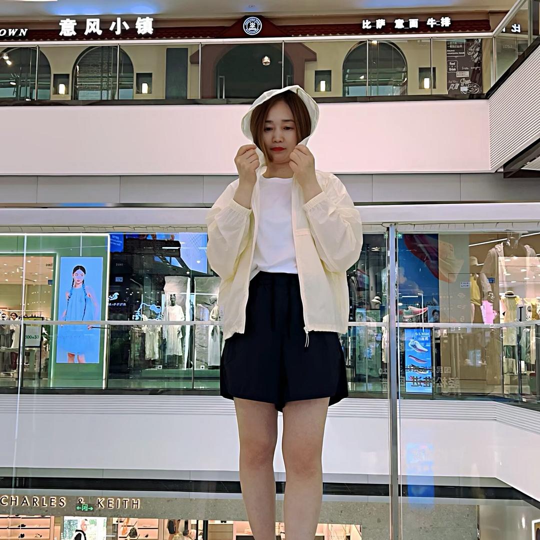 小罗姐在跑步