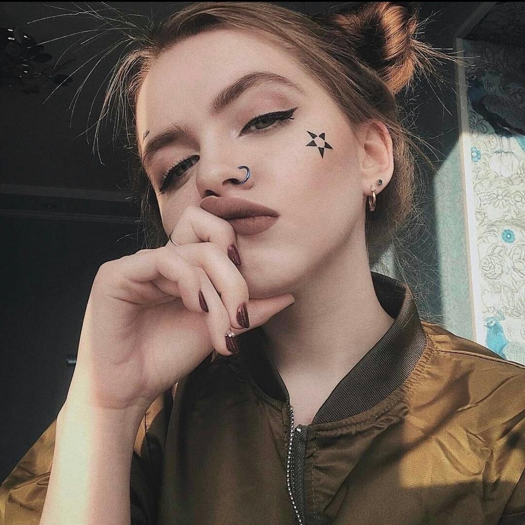 潘婷在梓潼卖门窗