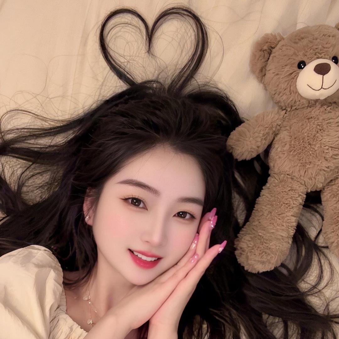 周岁岁 ᴴᴱᑊᑊᵒ ᵕ̈•¹²