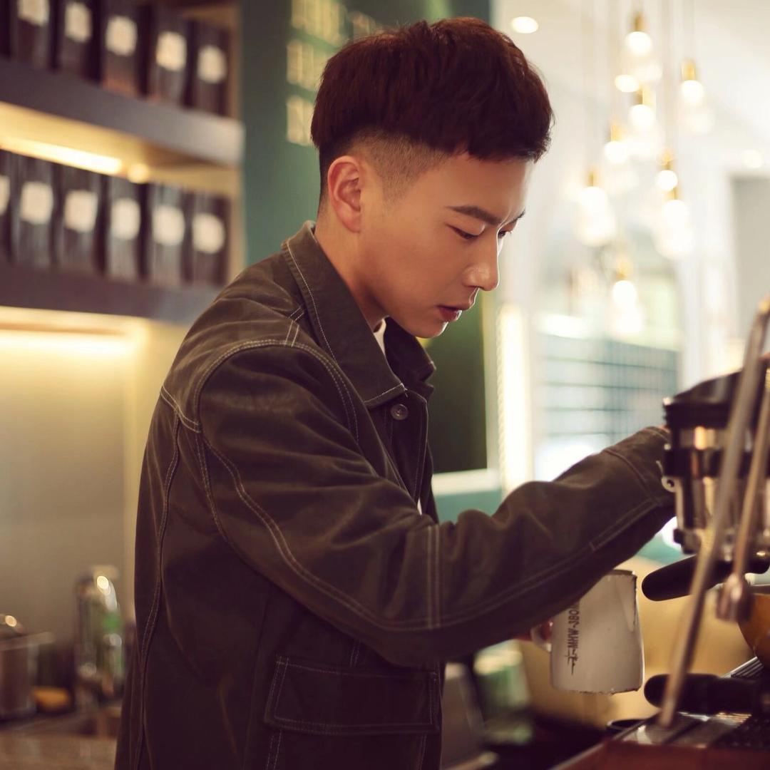 一娃他老爸。）～～、