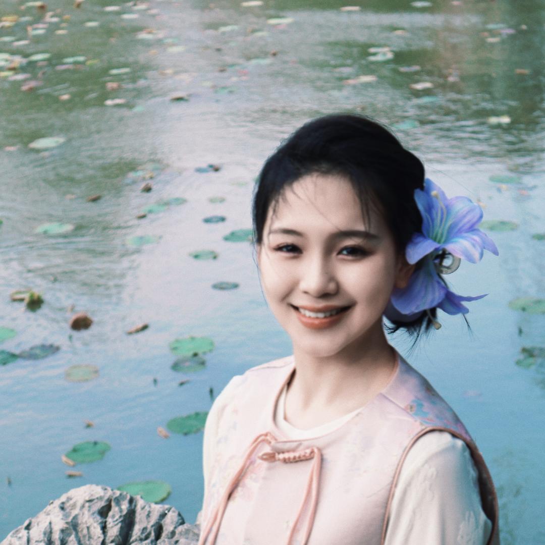 -诗悦梨子-