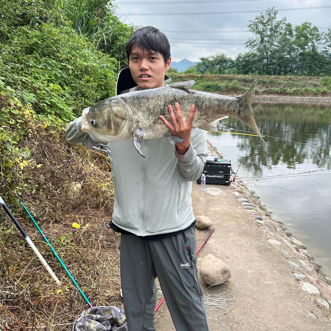 雅安凯文爱钓鱼