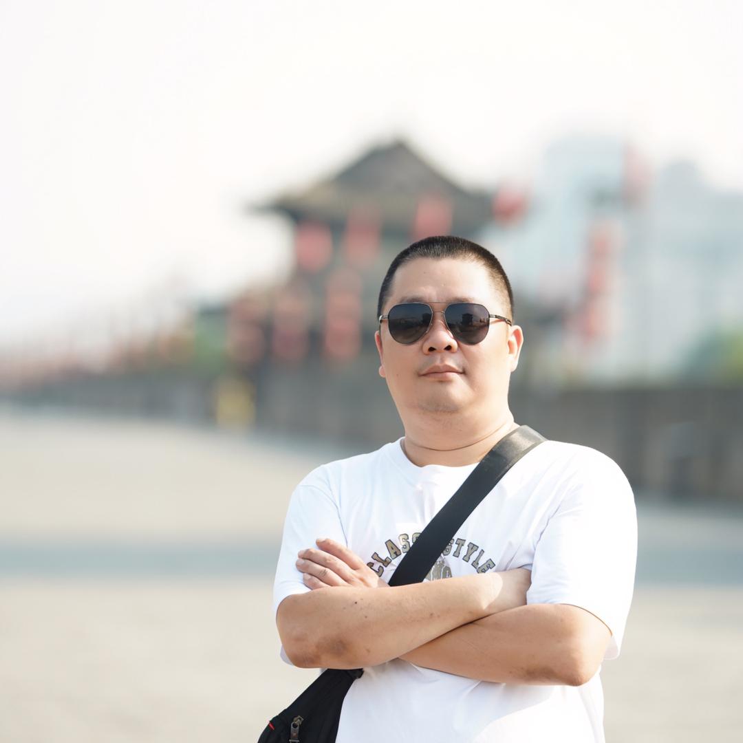 一叶扁舟、随风而行。