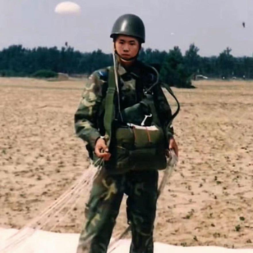 伞兵服务社（郭教官）