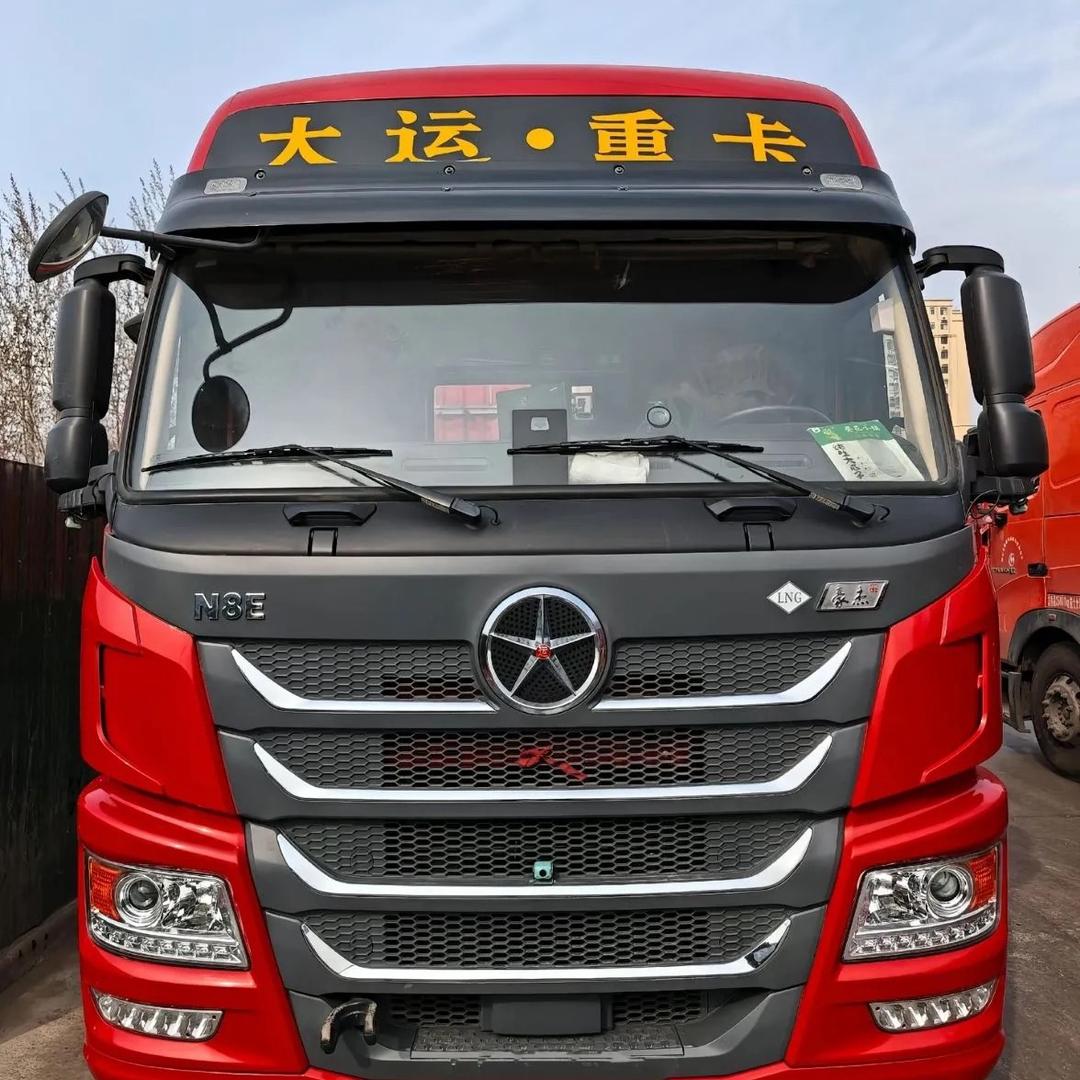 A疯癫大卡勇闯国道遇上外星势力无法战胜