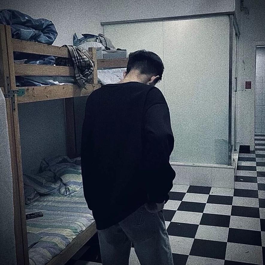 男8⚜️