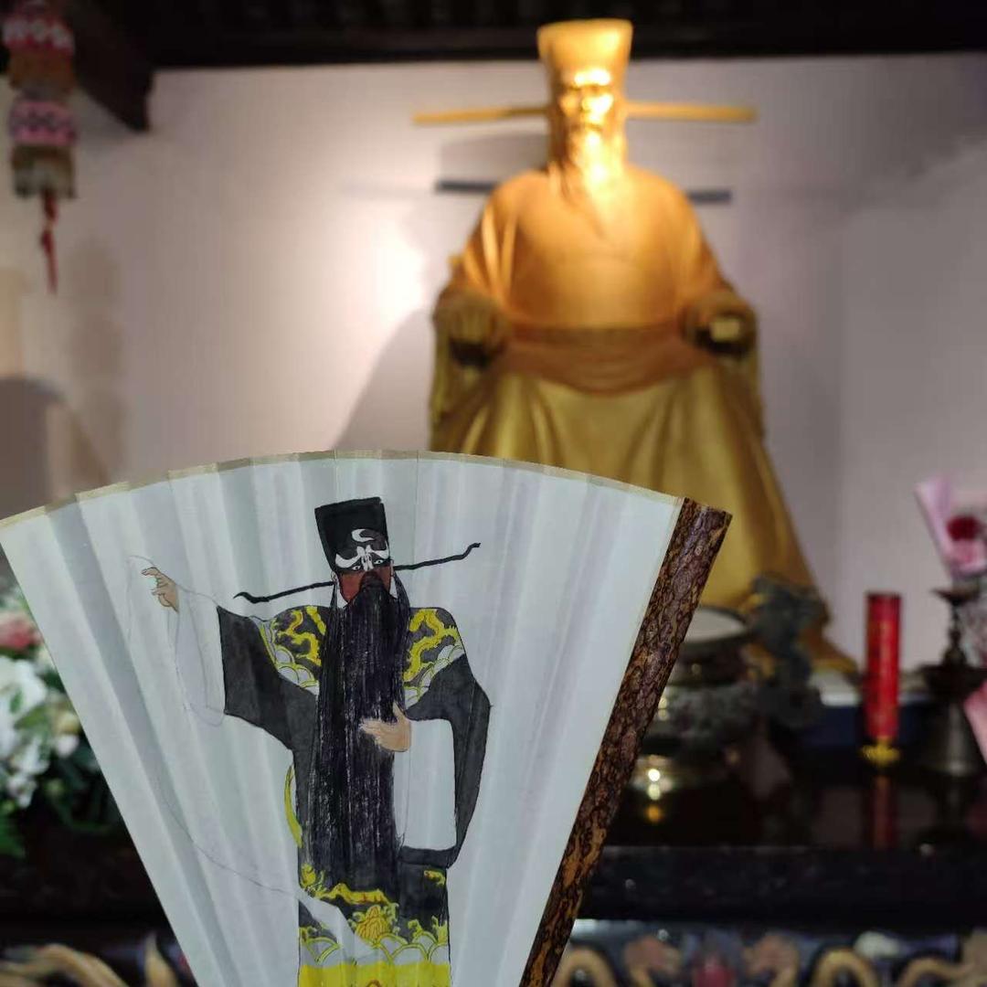 旌旗招展龙蛇影