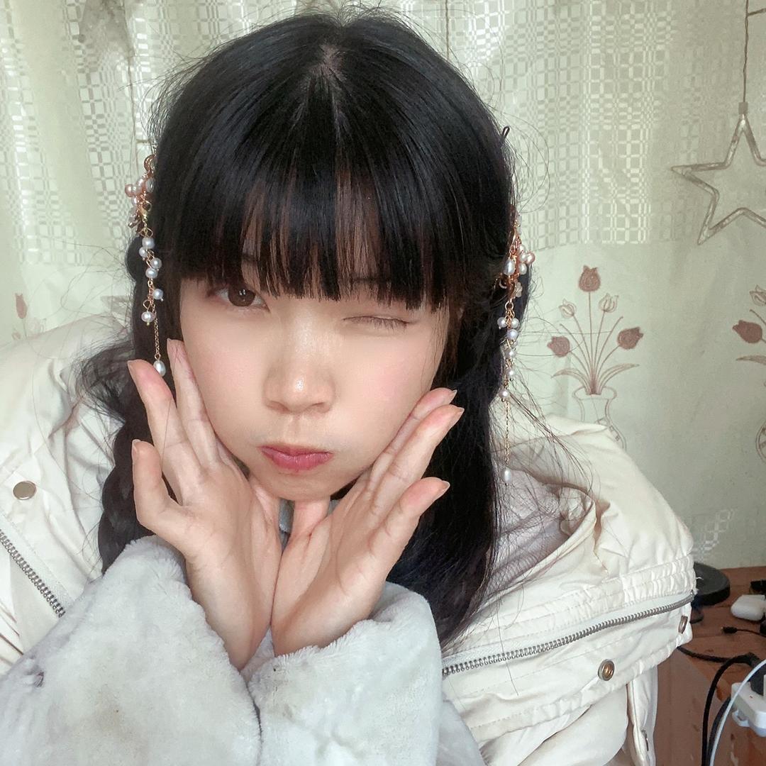 雪落凝成霜