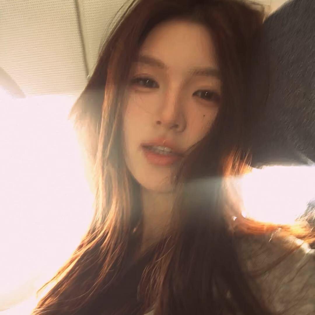 忧郁高冷的抽象女