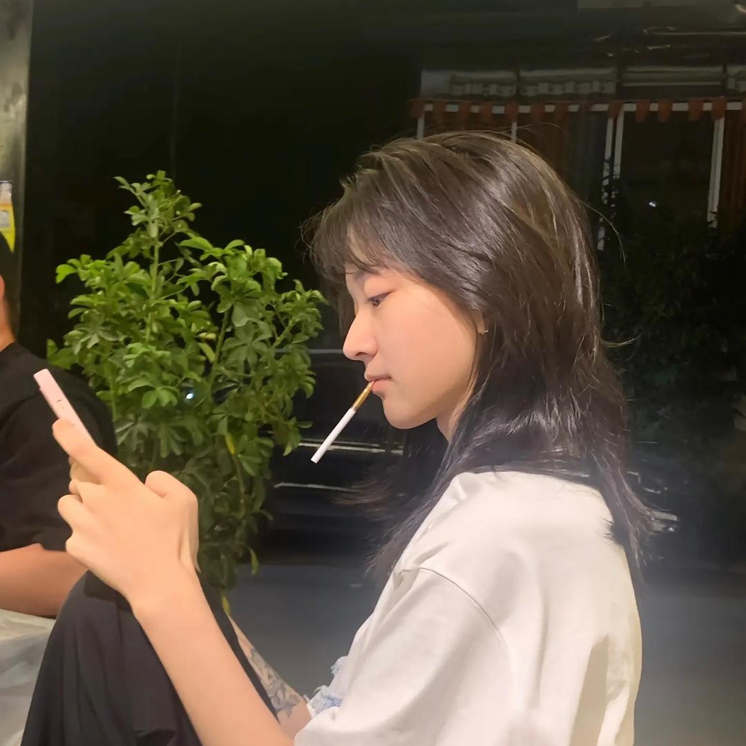 闪亮的屁灯💡