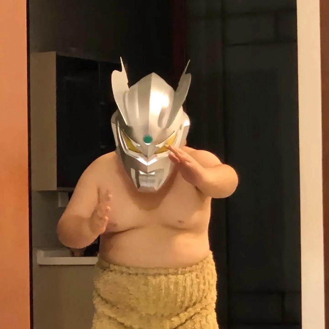 🥳