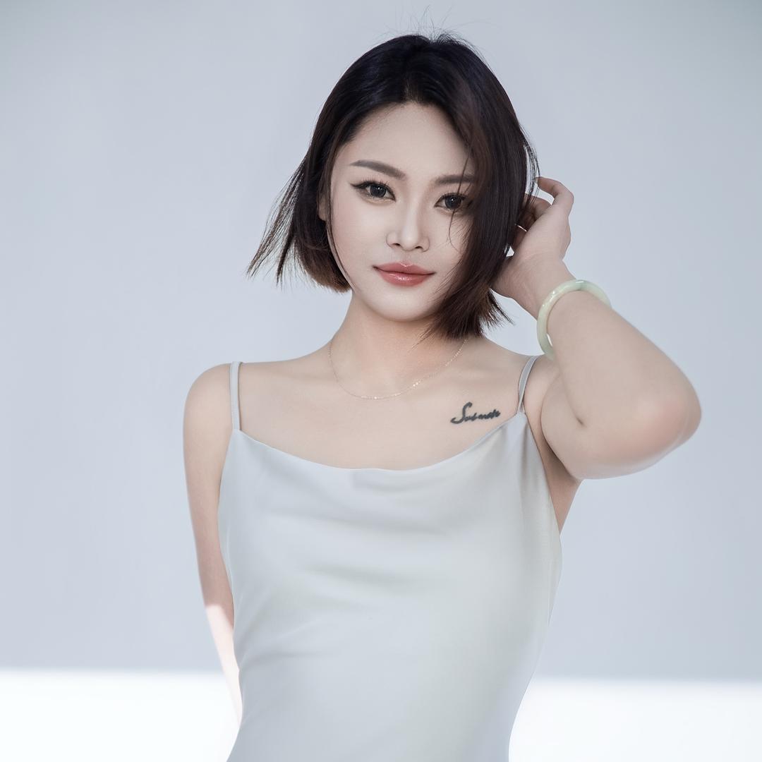 韭菜何子（是娜兮 xi）